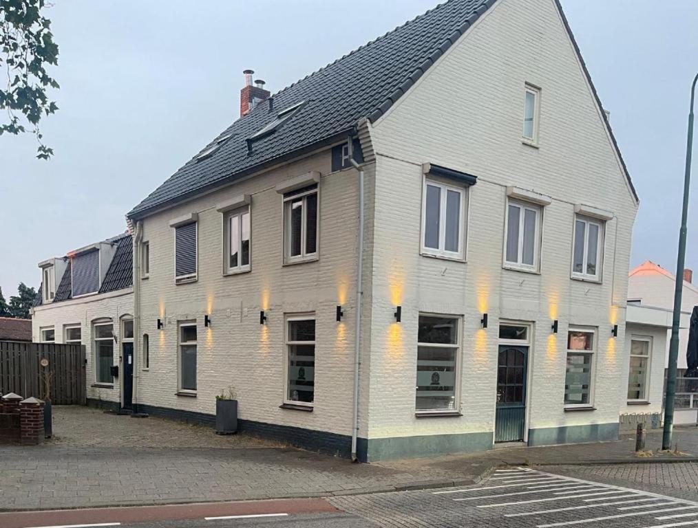Hotel De Slapende Hollander Kaatsheuvel Kültér fotó